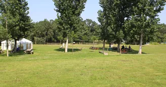 Aire d'accueil de camping-car au camping du bac de Pruillé_3