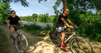 base de loisirs de location de vélo en maine-et loire 49 53