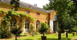 orangerie-gite-jardin-privé-entrée --