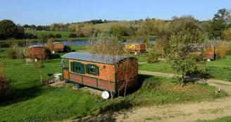 roulottes-et-cottages-du-moulin-chenillé-changé-49-hlo-photo1