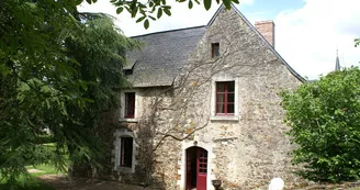 Ancien-presbytère-chenillé-champteussé-49-hlo