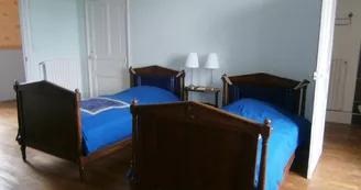 chambre-bleue-piedouault-jallais-angers-nantes-anjou-osezmauges