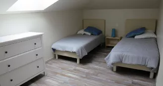 chambre-simple-gite-parenthese-saint-georges-chemille