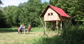 camping-bains-cabanes-loire-velo