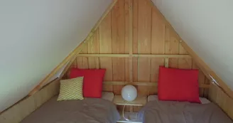 interieur-cabanes-insolites-camping-babins-bouzille