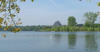 Lac de Maine et Pyramide