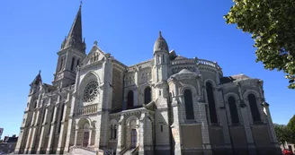 eglise-notre-dame-la-nouvelle-chemille-PCU49