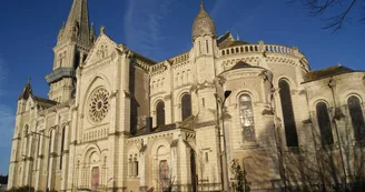 eglise-nd-nouvelle-chemille-en-anjou-©MS