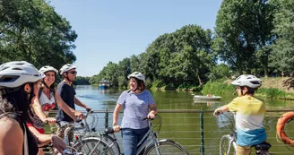 angers-bike-tour-vers-l-ile-saint-aubin-copyright-christophe-martin-destination-angers-9070-2681613_3