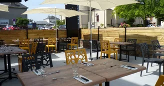 terrasse-restaurant-mine-dor-mse-saint-pierre-montlimart-osezmauges-anjou©Mine d'Or