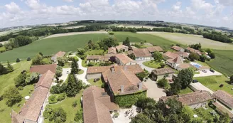 Le manoir de Longeveau - Village de gîtes