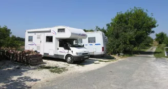 Aire camping-cars - Brigitte Guiet