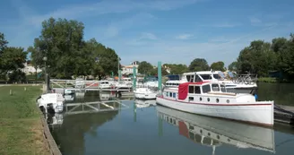 Village de Port d'Envaux