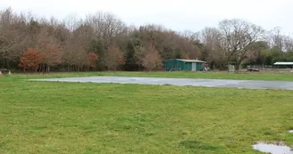 Aire de stationnement et de service camping-car - Route du stade