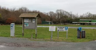 Aire de stationnement et de service camping-car - Route du stade