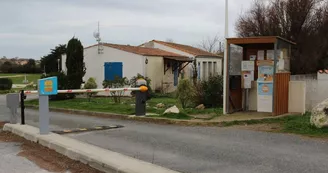 Aire de stationnement et de service camping-car du Moulin des Sables