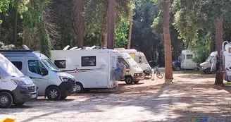 Aire de stationnement et de service camping-car - Parking de l'Epinette