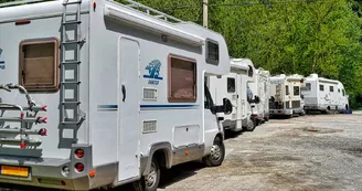 Aire de stationnement à Surgères