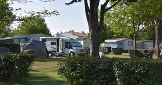 Camping ACCCF Domaine de Bernezac