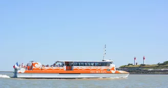 Croisières Fée des Îles by Compagnie Interîles : Rochefort - Île d’Aix avec tour de Fort Boyard