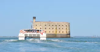 Croisières Fée des Îles by Compagnie Interîles : Rochefort - Île d’Aix avec tour de Fort Boyard