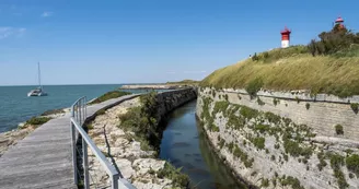 Croisières Fée des Îles by Compagnie Interîles : Rochefort - Île d’Aix avec tour de Fort Boyard