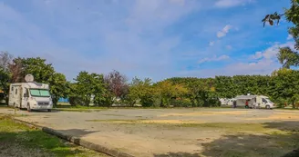 Aire de Stationnement (Pré des Mays)