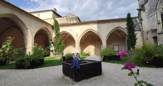 Cloître de la cathédrale Saint-Pierre