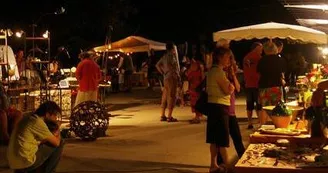 Marché Nocturne de Grand Village Plage