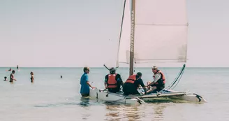 Location de catamaran / planche à voile / funboard / kayak par Île de Ré Voile à La Couarde