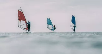 Location de catamaran / planche à voile / funboard / kayak par Île de Ré Voile à La Couarde