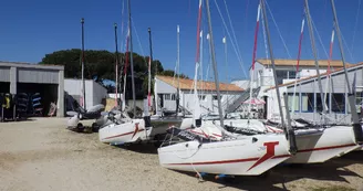 À partir de 6 ans, stage initiation sur le marais des optimists, puis en mer (dériveurs et catamarans)