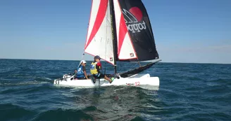 À partir de 6 ans, stage initiation sur le marais des optimists, puis en mer (dériveurs et catamarans)