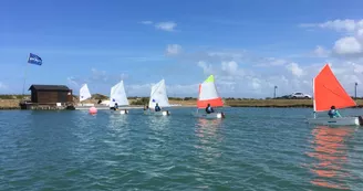 Stage et cours particulier en optimist, planche à voile, dériveur, catamaran, par le CNAR