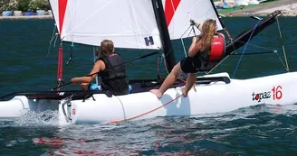 Stage et cours particulier en optimist, planche à voile, dériveur, catamaran, par le CNAR