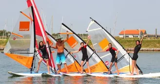 Stage de planche à voile, dériveur ou catamaran et navigation libre par "Centre Nautique Couardais du Goisil"