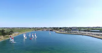 Stage de planche à voile, dériveur ou catamaran et navigation libre par "Centre Nautique Couardais du Goisil"