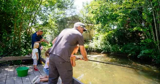 Ponton de pêche de la base de loisirs de Poltrot