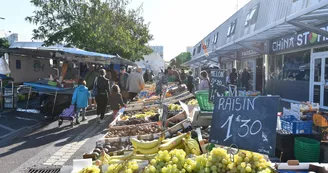 Marché de Villeneuve les Salines