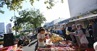 Marché de Villeneuve les Salines