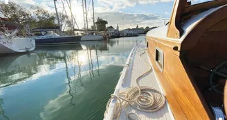 Tour de la baie sur un bateau traditionnel à moteur - Kapalouest