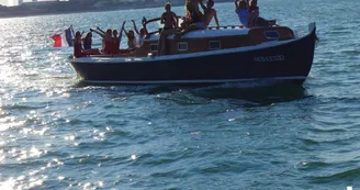 Tour de la baie sur un bateau traditionnel à moteur - Kapalouest