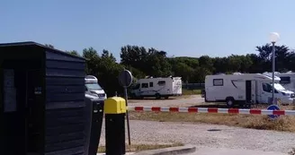 Aire de stationnement camping-cars de Saint-Clément-des-Baleines - FERMÉE POUR TRAVAUX