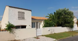 Jolie maison avec piscine proche de la plage