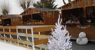 Marché de Noël, patinoire, piste de curling et fête foraine