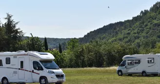 Aire de service/accueil camping-car communale