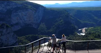 Central Location - vente et réparation des vélos et de la motoculture.