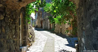 Alba-la-Romaine : village de caractère