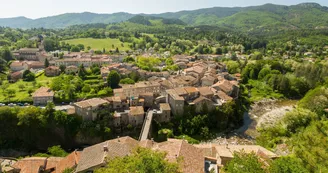 Jaujac : village de caractère