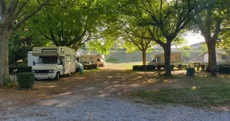 Aire Camping-cars La Roche-de-Glun - l'Hermitage au fil du Rhône